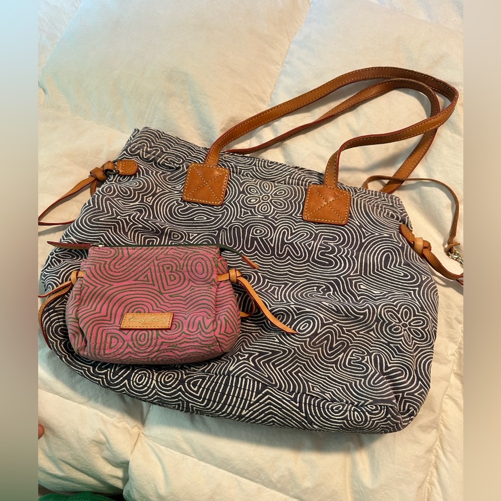 Dooney and Bourke scribble pattern tote with small bag included